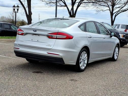 2019 Ford Fusion Hybrid SE
