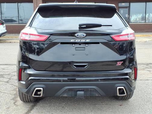 Agate Black Metallic 2023 Ford Edge ST