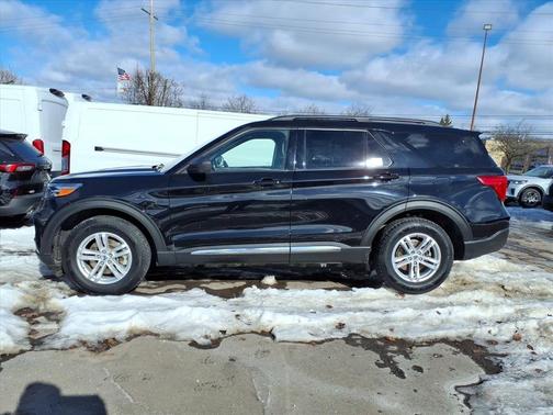 Agate Black Metallic 2022 Ford Explorer XLT
