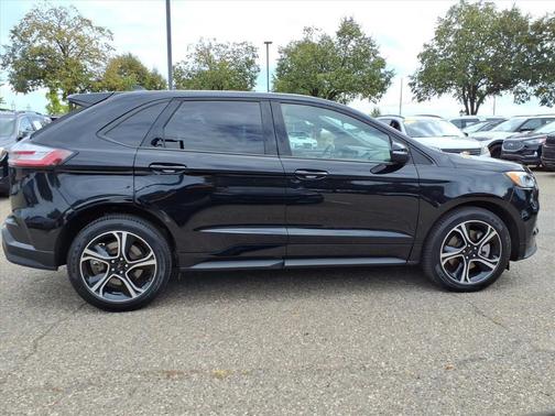 2022 Ford Edge ST