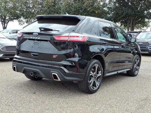 2022 Ford Edge ST
