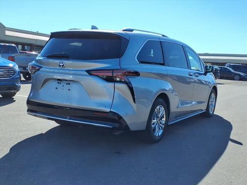 2022 Toyota Sienna Platinum 7 Passenger