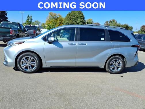 2022 Toyota Sienna Platinum 7 Passenger
