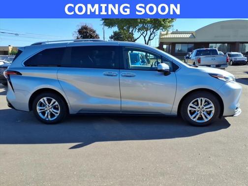 2022 Toyota Sienna Platinum 7 Passenger