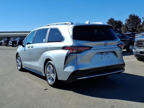 2022 Toyota Sienna Platinum 7 Passenger