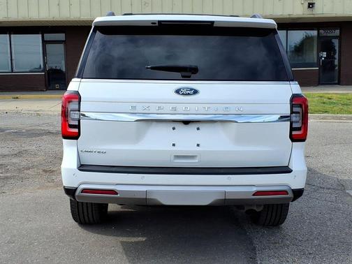 Star White Metallic Tri-Coat 2023 Ford Expedition Limited