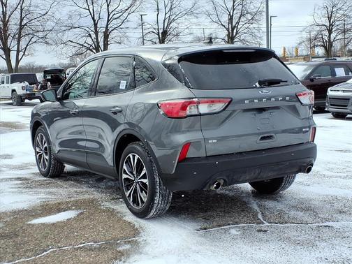 2022 Ford Escape SE