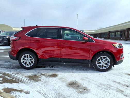 Red 2024 Ford Edge SEL