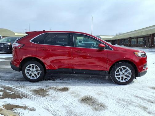 Red 2024 Ford Edge SEL
