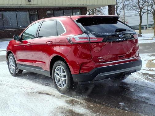 Red 2024 Ford Edge SEL