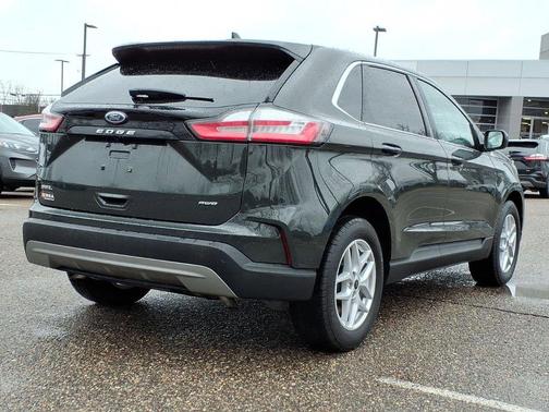 Forged Green Metallic 2024 Ford Edge SEL