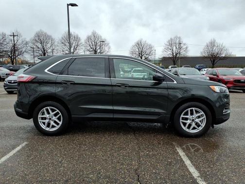 Forged Green Metallic 2024 Ford Edge SEL