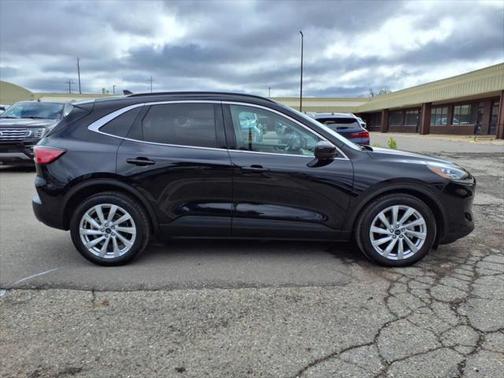2022 Ford Escape Titanium