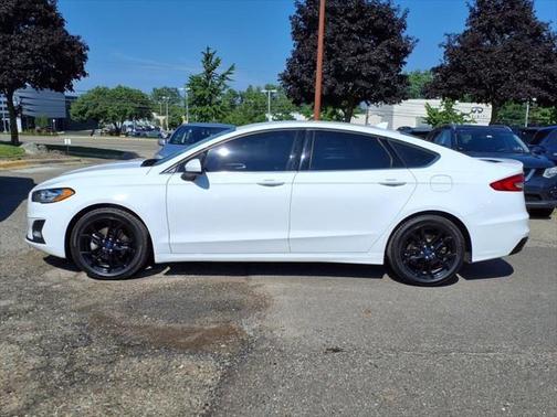 2020 Ford Fusion SE