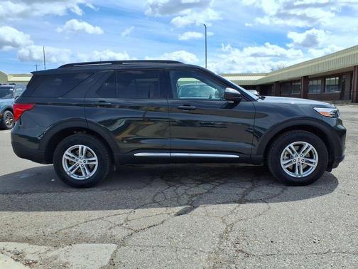 Forged Green Metallic 2023 Ford Explorer XLT