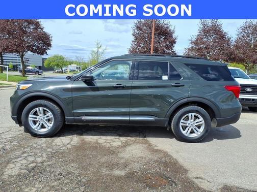 Forged Green Metallic 2023 Ford Explorer XLT