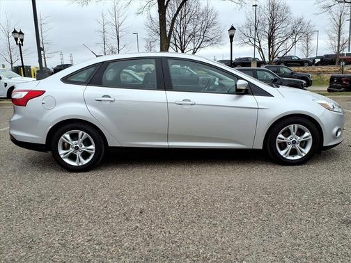 Ingot Silver 2014 Ford Focus SE
