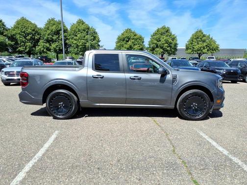 Carbonized Gray Metallic 2025 Ford Maverick Lobo Standard