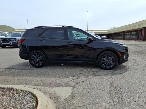 Mosaic Black Metallic 2022 Chevrolet Equinox AWD RS