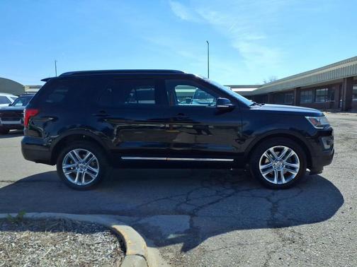 Shadow Black 2017 Ford Explorer XLT