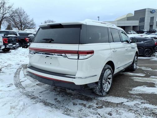 2024 Lincoln Navigator Premiere