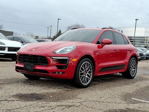 Carmine Red 2018 Porsche Macan Macan Turbo with Performance Package