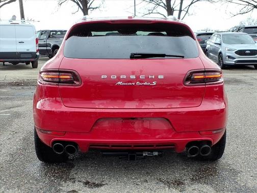 2018 Porsche Macan Turbo w/Performance Package