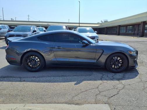 2017 Ford Shelby GT350 Base