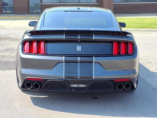 2017 Ford Shelby GT350 Base