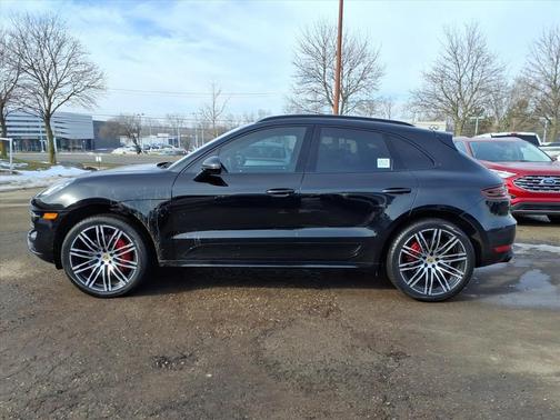 2017 Porsche Macan Turbo