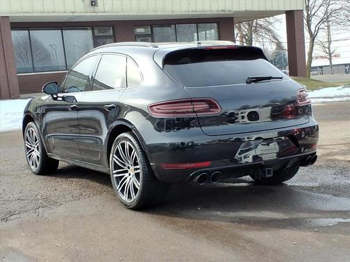 2017 Porsche Macan Turbo