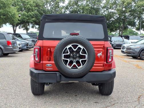 Hot Pepper Red Metallic Tinted Clearcoat 2022 Ford Bronco Outer Banks
