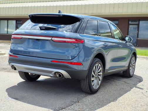 Whisper Blue Metallic Clearcoat 2025 Lincoln Corsair Reserve