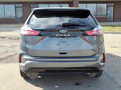 Carbonized Gray Metallic 2024 Ford Edge ST Line