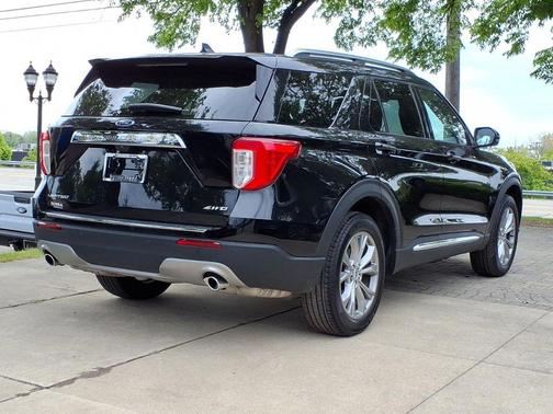 Agate Black Metallic 2024 Ford Explorer Limited