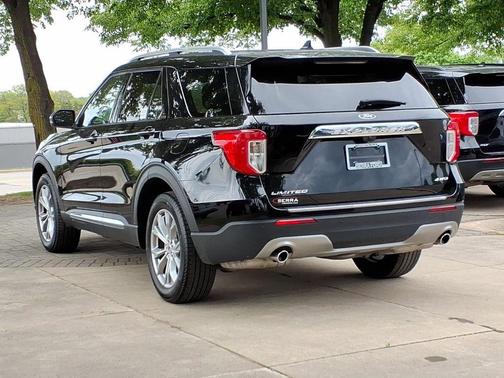 Agate Black Metallic 2024 Ford Explorer Limited