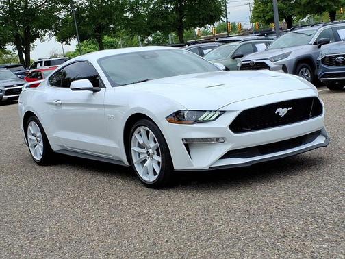 Oxford White 2022 Ford Mustang GT Premium