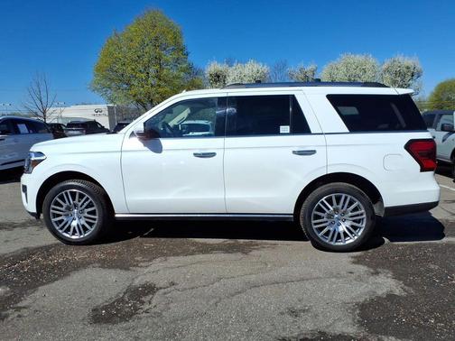 Star White Metallic Tri-Coat 2023 Ford Expedition Limited