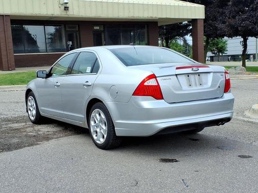 Brilliant Silver Metallic 2010 Ford Fusion SE