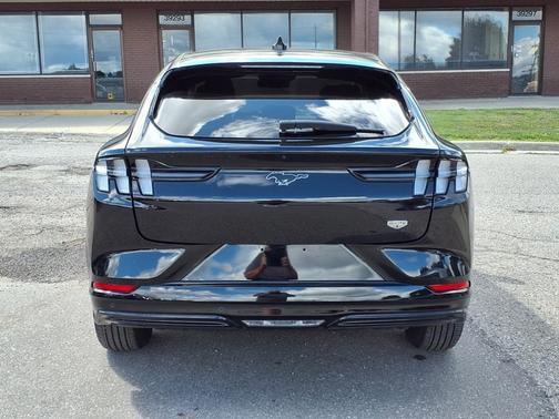 2023 Ford Mustang Mach-E California Route 1