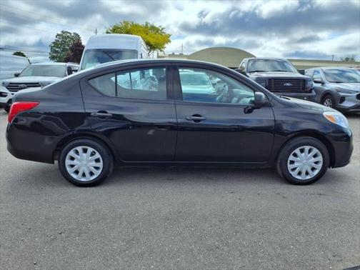 2013 Nissan Versa 1.6 S