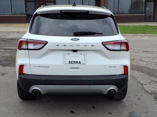 2022 Ford Escape Titanium