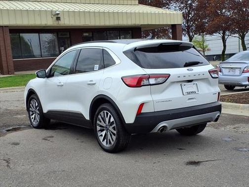 2022 Ford Escape Titanium