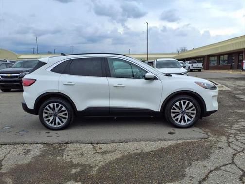 2022 Ford Escape Titanium
