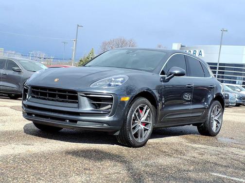 2022 Porsche Macan Macan