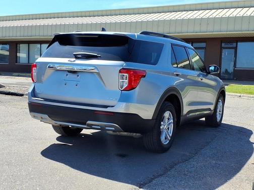 Iconic Silver Metallic 2023 Ford Explorer XLT