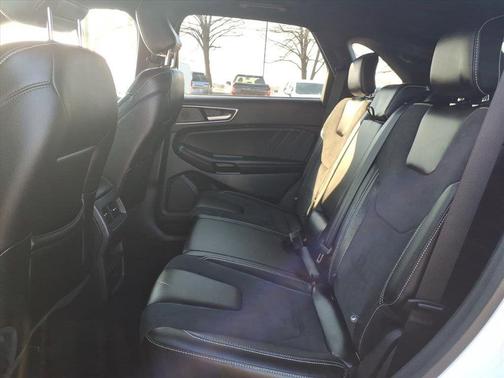 Star White Metallic Tri-Coat 2023 Ford Edge ST