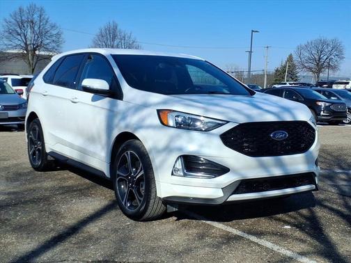 Star White Metallic Tri-Coat 2023 Ford Edge ST