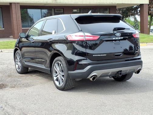 Agate Black Metallic 2024 Ford Edge Titanium
