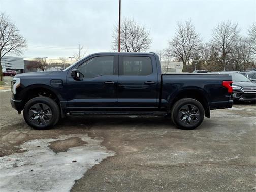2022 Ford F-150 Lightning LARIAT